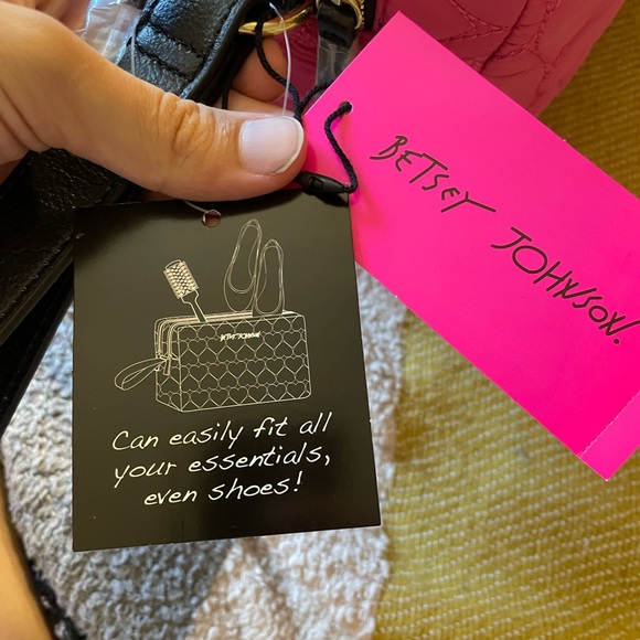 NWT Betsey Johnson Weekender Cosmetic Case - Picture 3 of 12